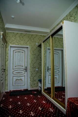 Отель Береке Qyzylorda Двухместный номер Делюкс с 1 кроватью и душем-11